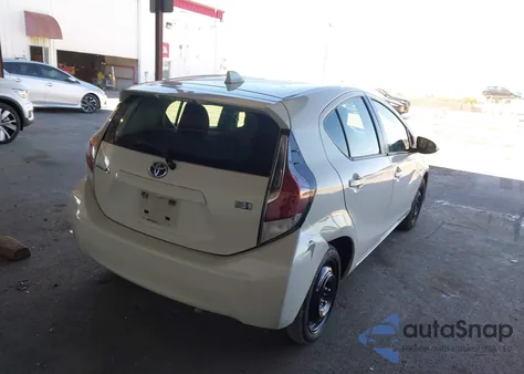 2016 Toyota Prius C One z USA, uszkodzony, nr VIN JTDKDTB38G1116198